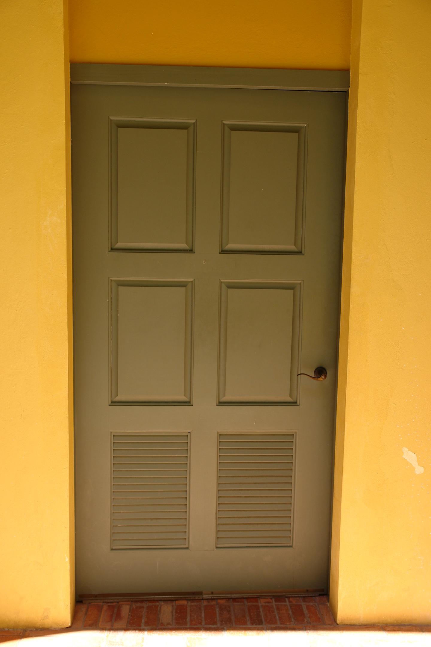 Calle de la Fortaleza 56 - Antigua Real Audiencia - Conservatorio De Artes Del Caribe - San Juan (Viejo San Juan) - 2011 00046